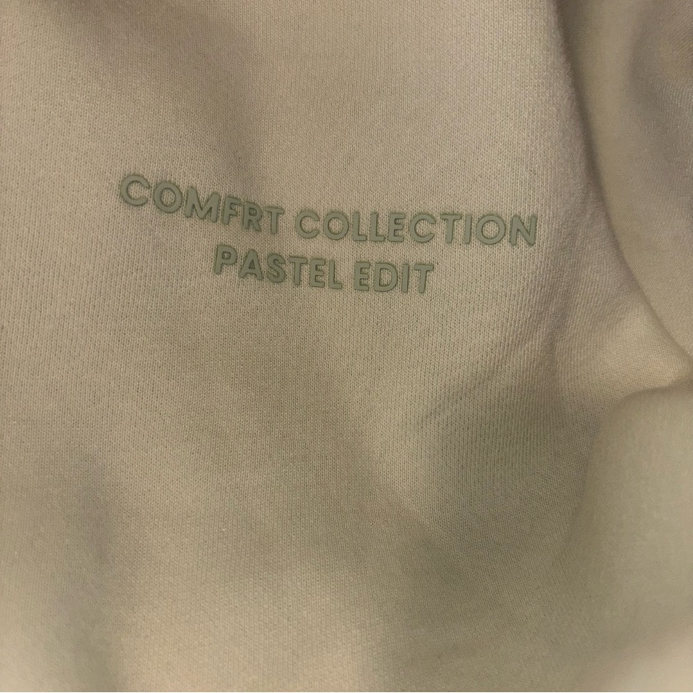 Comfrt pastel zip up hoodie, size Medium. Color Mint - Picture 5 of 6